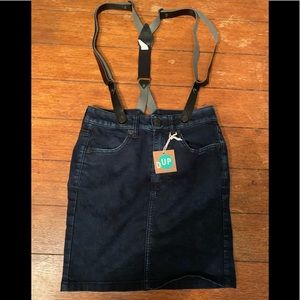 D up ! Women’s skirt with suspenders 25 waist